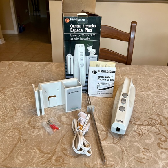 Vintage New 1989 Black & Decker EK965 Spacemaker 9” Electric Slicing Knife White - Picture 7 of 8